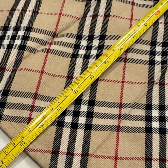 Authentic Burberry Beige and Black Check Skirt - Picture 5 of 14